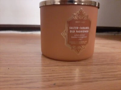 BATH & BODY WORKS 3-WICK CANDLE 14.5 OZ white barn - Image 1 of 2