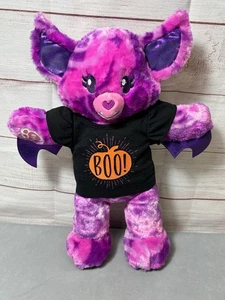 Build A Bear Midnight Shimmer Vampire Bat Púrpura Rosa con Camiseta "BOO" Peluche 16" - Imagen 1 de 10
