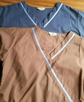 Bundle Of 2 Urbane Scrub Tops Womens Medium  - Image 1 of 4