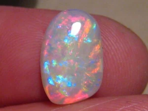 2.5 ct.    Opal   ,  100% Natural , Red & Blue Gem - Picture 1 of 15