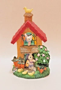 Neu mit Karton Simson Giftware Poly Haus mit Karotten Figur Sammlerstück - Bild 1 von 15