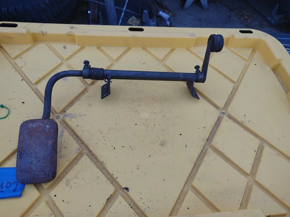 Pedal acelerador original Mercedes Benz 190SL W121 con palanca reguladora Foto 1 de 1