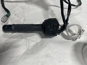 KAWASAKI NINJA ZX10R 2024 OEM CLIP DERECHO CON CONTROLES - Imagen 1 de 10