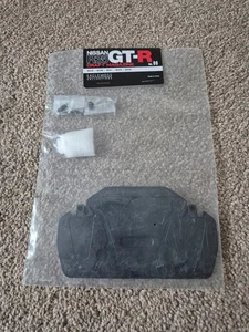 1/8 SCALE EAGLEMOSS BUILD YOUR OWN THE NISSAN R35 GT-R CAR ISSUE 80 - Picture 1 of 3