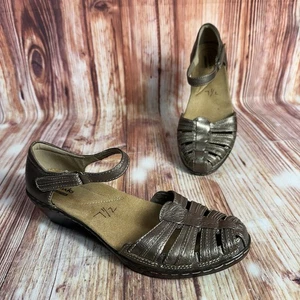 Scarpe sandali Clarks WENDY SUITE misura 7,5 pelle bronzo tacco a blocco punta chiusa - Foto 1 di 10