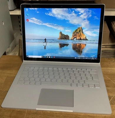 Microsoft Surface Book 2 / 13,5" / Core i5-7300U / 8GB / 256GB NVMe / Win10 Pro - Bild 1 von 4