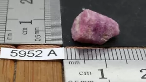 RUBIN roher Korund blickdicht unbehandelt Mineralien Lithotherapie Esoterik Reiki - Bild 1 von 2