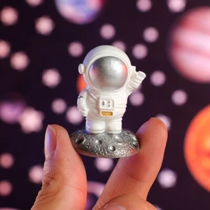 Spaceman Toy Action Figure Bookcase Desktop Decoration Space Moon Educational - Picture 1 of 3