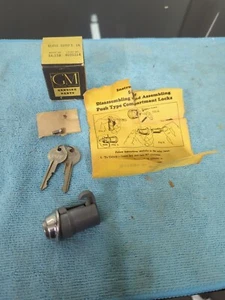 NOS GM 1940-1954 Chevrolet Truck Glove Box Compartment Lock Assembly 4099314  - Foto 1 di 11