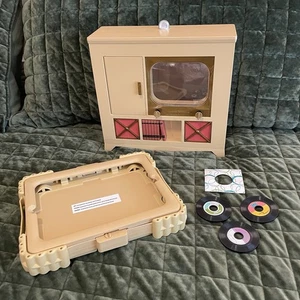 Consola de televisión American Girl Doll Maryellen reproductor de discos soporte para iPad - Imagen 1 de 22