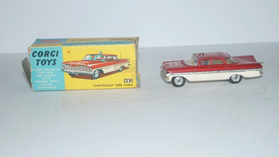 Juguetes Corgi de metal fundido a presión de colección Chevrolet Impala coche jefe de bomberos # 482 con caja Foto 1 de 4