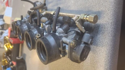 Honda CBR600F4i 2001-2003 carrocería del acelerador inyectores de combustible Keihin Foto 1 de 4