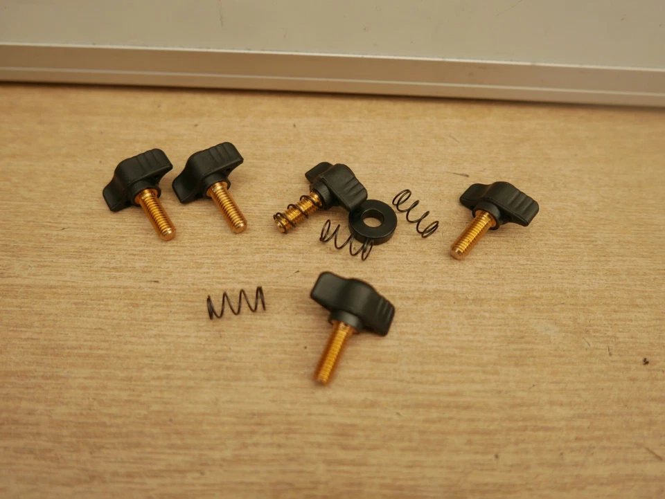 5 X DEWALT WING BOLT SCREWS & 4 SPRINGS  ROUTERS & PLANERS 326573-01 868082-00 - Image 1 of 1