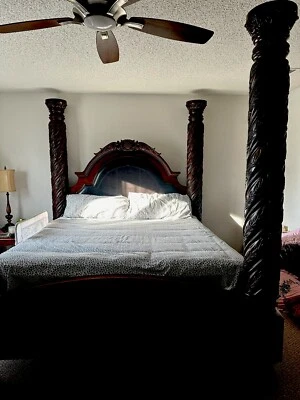 king size bedroom set furniture used - Image 1 of 4