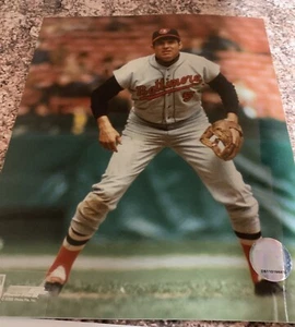 Brooks Robinson PhotoFile 8x10 Baltimore Orioles Unsigned Fielding - Picture 1 of 1