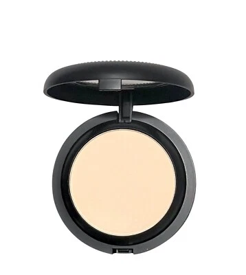 Real Colors Finishing Powder Translucent - Image 1 of 4