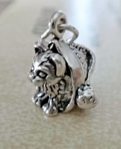 Plata Esterlina 13x13mm 3D Gatito Gato en Dije Sombrero de Santa - Imagen 1 de 6