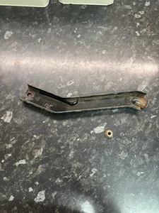 Astra J Mk6 2009 - 2015 Battery Securing Clamp And Retaining Nut 13284548 WUU14 - Picture 1 of 5