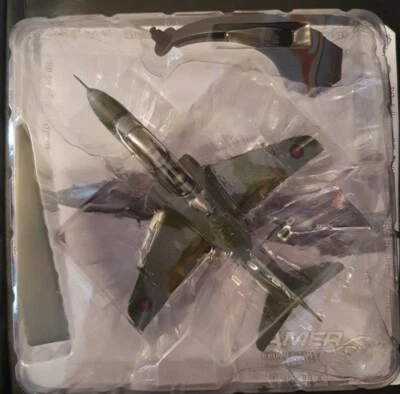Amercom Aviation BAe Hawk T1A No. 151 (R) Escuadrón RAF 1984 1:72 Foto 1 de 3