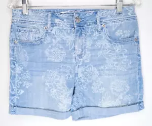 Pantalones Cortos Seven7 Azul Floral Denim Lavado Ligero Tiro Medio Puños Para Mujer Talla 4 Usados en Excelente Condición - Imagen 1 de 9
