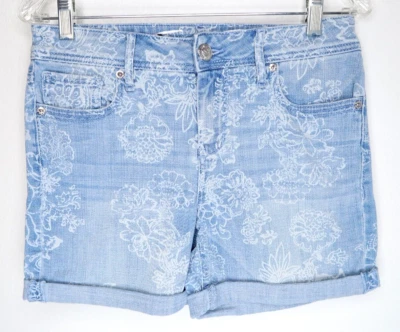 Pantalones Cortos Seven7 Azul Floral Denim Lavado Ligero Tiro Medio Puños Para Mujer Talla 4 Usados en Excelente Condición Foto 1 de 4