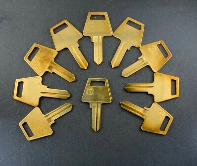 Lots of AM3 1045 5AM1 Type Key Blanks for American Padlock - Image 1 of 4