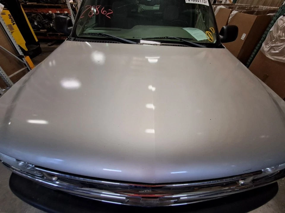 Hood Fits 00-06 SUBURBAN 1500 1513624 - Изображение 1 из 1