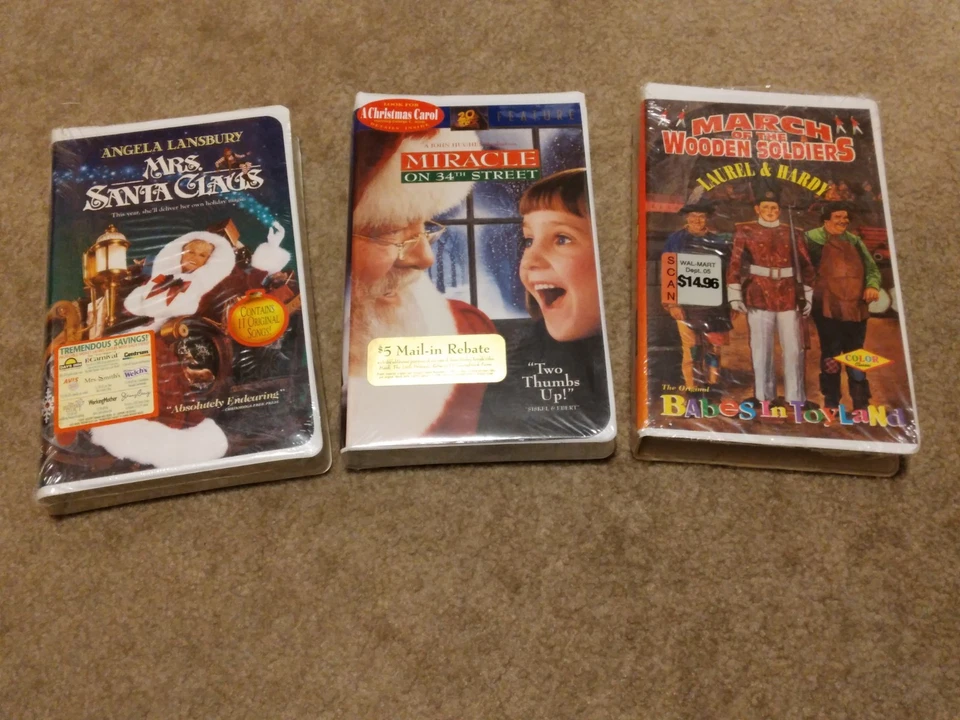 3 NEW VHS Christmas Classics Mr's Santa Claus, Miracle 34th St, Wooden Soldiers - Image 1 of 4