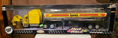 Jada Toys 1/32 Hot Rigz - Peterbilt 379 Tanker Loves Truck Stop Exclusivo - Nuevo en caja Foto 1 de 4