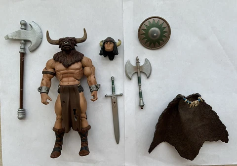 Mattel Masters of the Universe Classics  CASTLE OF POWER MINOTAUR / VIKOR CUSTOM Cover