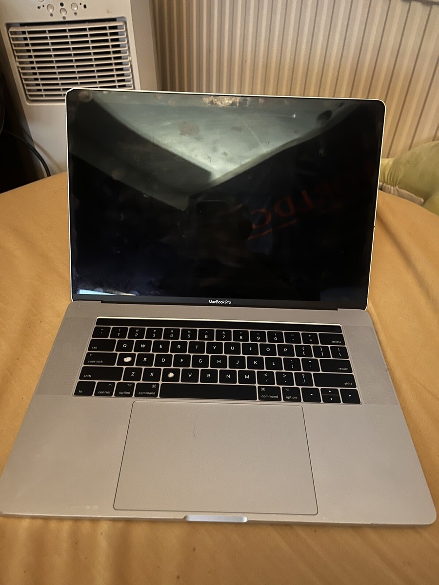 MacBook Pro 2017(15インチ,16GB RAM,512GB SSD,2.9GHz,Intel Core i7