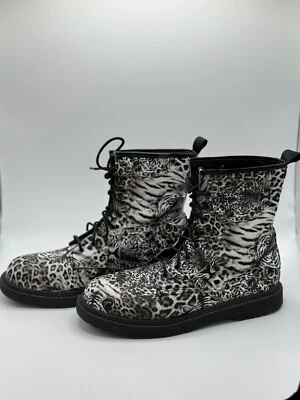 Botas de combate para mujer Charlotte Russe con estampado animal talla 8 Foto 1 de 4