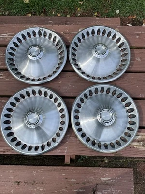 (4) Tapacubos de rueda vintage de 14" Plymouth Division Foto 1 de 4
