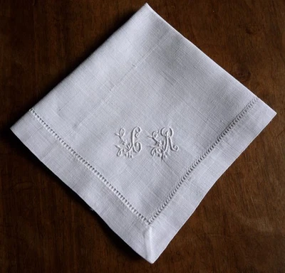 Serviette thé/Mouchoir ancien brodé en pur fil de lin monogramme fleur CR/Jour/3 - Photo 1/4
