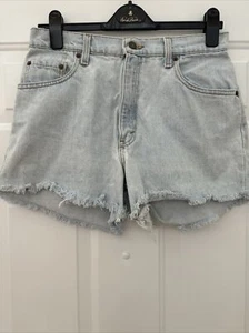 Levis 550 Women's Junior Relaxed Fit Vintage Cut-Off Denim Jean Shorts - Size 11 - Picture 1 of 3