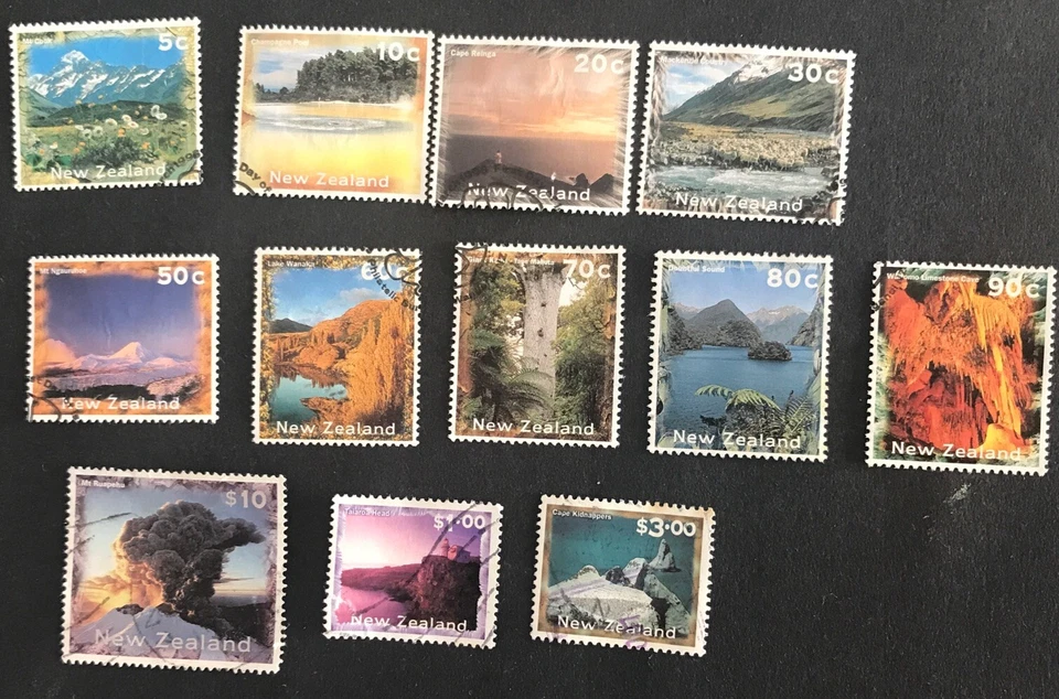 New Zealand 1995-96/97/00 "Definitives" 12 x Used Stamps - Image 1 of 1