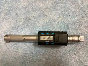 Mitutoyo 468 digital bore micrometer .8-1" - Picture 1 of 12