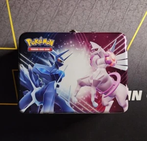 Pokemon 2022 Hisuian Lonchera Lata 8” X 6” X 3.5” Cofre Coleccionista VACÍO - Imagen 1 de 7