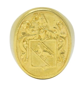 Tiffany & Co. 18 Karat Yellow Gold Vintage Heraldry Unisex Signet Ring - Picture 1 of 10