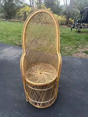 Mid-century rattan woven peacock chair medium - Image 1 of 4
