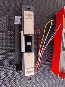 Lockwood ES9000 Monitored Preload 12/30V Electric Strike - Picture 1 of 3