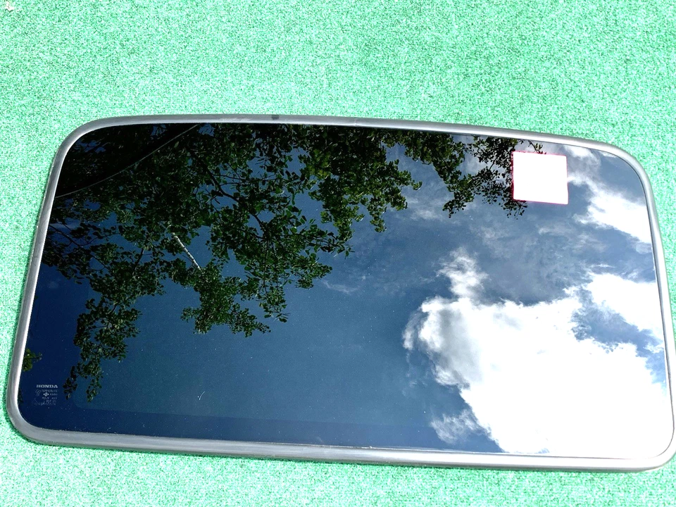 1996 - 2004 ACURA RL Sedan Sun Roof Glass Power Sliding Window OEM #43R-00074 - Image 1 of 4