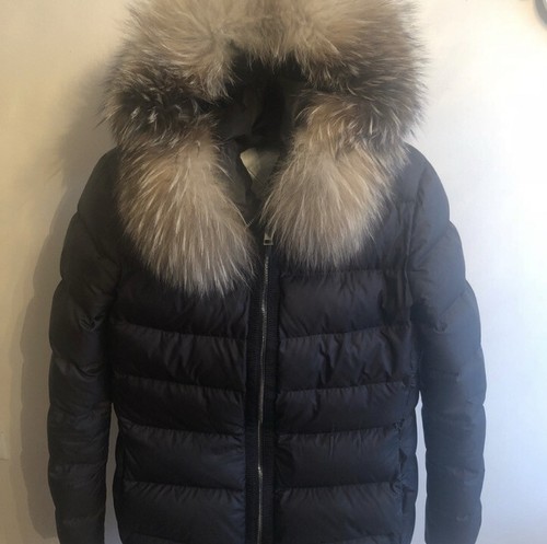 Piumino Donna Moncler Nero Con Collare in Pelliccia
