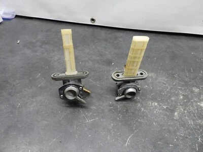 Petcocks 2330 OEM Yamaha XS 650 da década de 1970 - Imagem 1 de 4