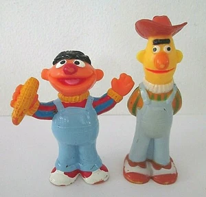Sesamstraße Bauer Bert Ernie JHP PVC Figuren Konvolut 3 Tortenaufleger - Bild 1 von 2