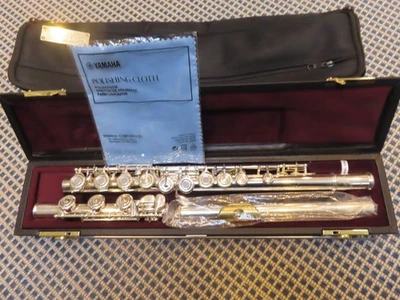 YAMAHA ALLEGRO  YFL-372  w/ Gold Lip Plate  IMMACULATE  SVCD by Yamaha Dlr - Image 1 of 4