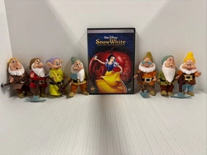 Figuras de colección Disney Simba Toys 7 siete enanitos muñecas articuladas 4 herramientas - Imagen 1 de 16