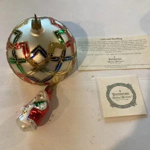 Waterford Holiday Heirlooms Paseo en Globo de Papá Noel 9" Adorno de Vidrio Soplado "Leer" - Imagen 1 de 11