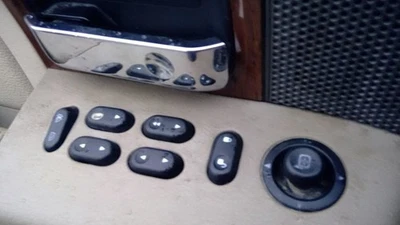 Interruptor de puerta delantera del conductor ventana del conductor se adapta 03-08 CROWN VICTORIA 5234006 Foto 1 de 4