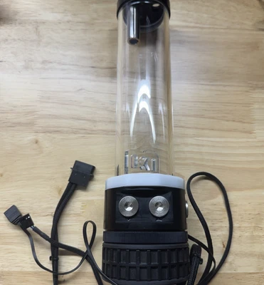 EKWB EK-Quantum Kinetic TBE 300 D5 PWM Pump-Reservoir Combo D-RGB - Acetal - Image 1 of 4